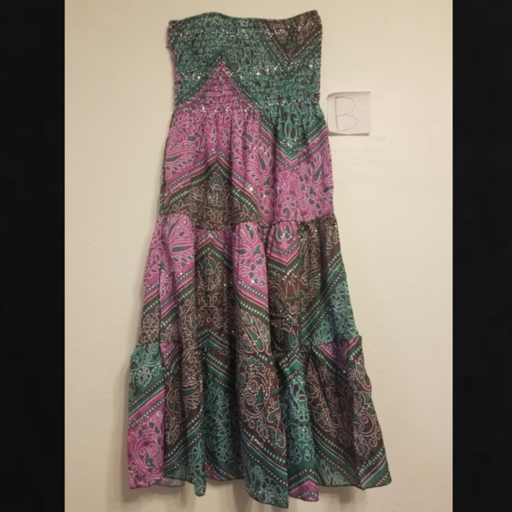 Patterned Dress - Picture 2 of 4